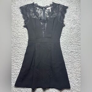 BCBGeneration Dress Womens 0 Mini V Cut Lace Inset Pleated Cap Sleeve Formal NEW
